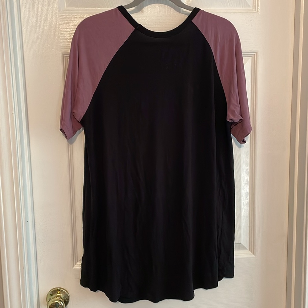Torrid Raglan Purple and Black Graphic Short Sleeve Tunic Tee - Picture 5 of 5